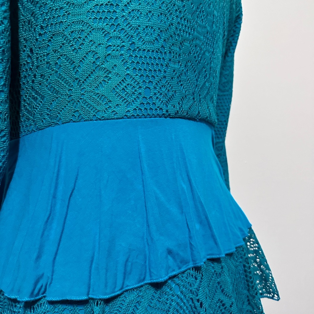 Dainty Jewells Dreaming in Vintage dress. Gorgeous turquoise color! - Picture 3 of 4